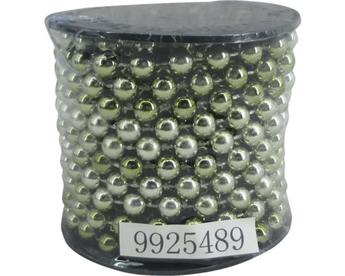 Dekorationskette mit Perlen auf Rolle