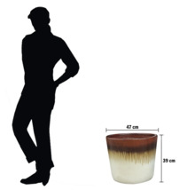 Pot de fleurs mesurant 47 sur 39 centimètres pour une utilisation dans le jardin