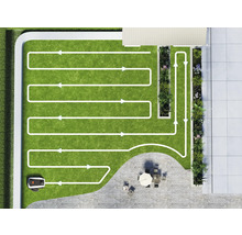 Vue de dessus d'un jardin avec un robot tondeuse suivant un itinéraire indiqué par des flèches blanches