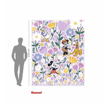 Papier peint photo avec motif Disney, composé de Mickey Mouse, Minnie Mouse, Donald Duck, Pluto et de fleurs