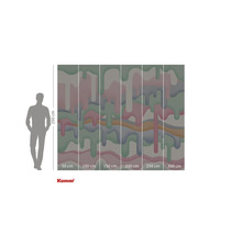 Logo Komar. Murale avec motif géométrique et indications de taille pour le montage.