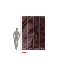 Papier peint photo Komar avec dimensions et personne pour référence de taille