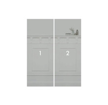 Deux panneaux muraux avec des cadres carrés et des moulures décoratives. Des éléments décoratifs sont placés sur un panneau.