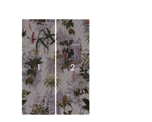 Deux lés de papier peint avec des motifs végétaux.