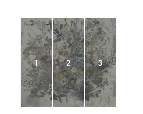 Papier peint à motif floral, composé de trois lés