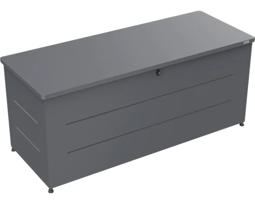 Coffre de jardin en métal gris avec serrure et lignes décoratives horizontales.