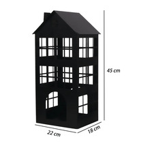 Photophore noir en forme de maison en métal avec fenêtres, dimensions 45 centimètres de haut, 22 centimètres de large et 18 centimètres de profondeur.
