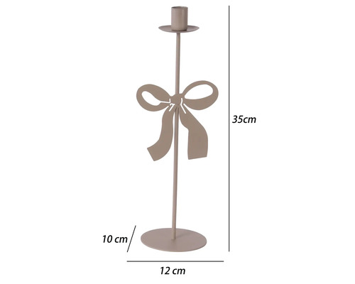 Beiger Kerzenständer aus Metall mit dekorativer Schleife, Höhe 35 Zentimeter, Breite 12 Zentimeter, Tiefe 10 Zentimeter.