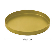 Rundes Tablett aus Metall mit einem Durchmesser von 45 Zentimetern.