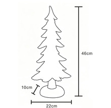 Skizze eines dekorativen Weihnachtsbaums mit Maßangaben: Höhe 46 Zentimeter, Breite 22 Zentimeter und Tiefe 10 Zentimeter.
