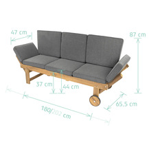 Canapé bois avec coussins gris et roulettes. Dimensions: largeur 180 à 202 centimètres, profondeur 65,5 centimètres, hauteur 87 centimètres.