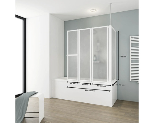 Pare-baignoire avec dimensions dans la salle de bain