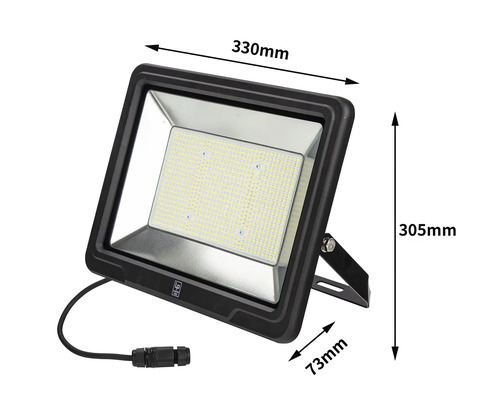 Projecteur LED avec des dimensions de 330 mm x 305 mm x 73 mm pour une utilisation en extérieur