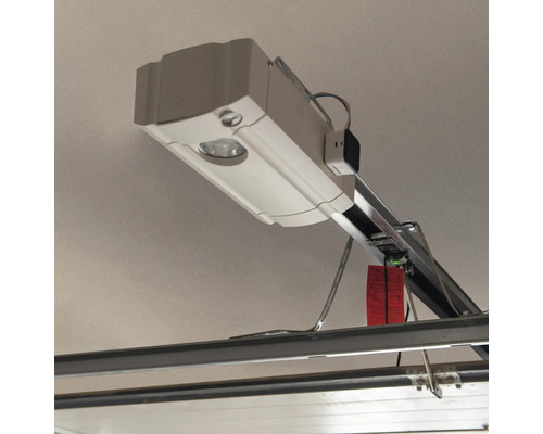 Entraînement de porte de garage avec éclairage et rail de montage
